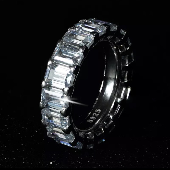 1CT CZ AAA Emerald Cut Eternity Wedding Band Ring - Picture 4 of 17